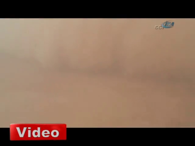 Tsunami gibi kum fırtınası!