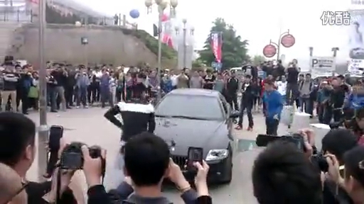 Maserati'yi parçaladılar