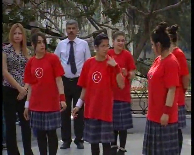İşaret diliyle İstiklal Marşı