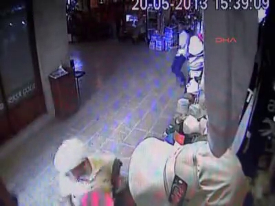 Kapalı çarşıda pompalı tüfek paniği