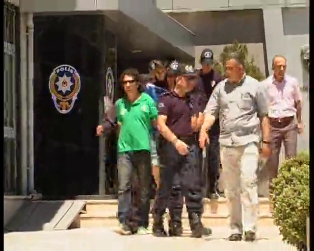 Bursa'da Gezi Parkı eylemcileri adliyeye sevk edildi