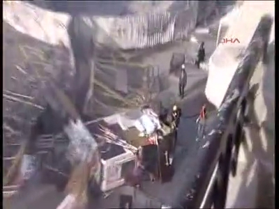 Polis Taksim Meydanı'na girdi
