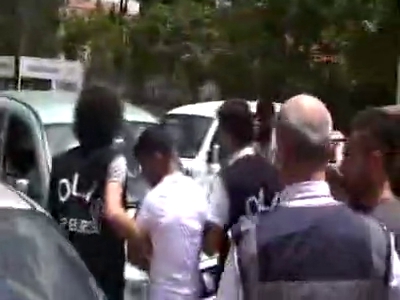AK Parti binasını yakanlar yakalandı
