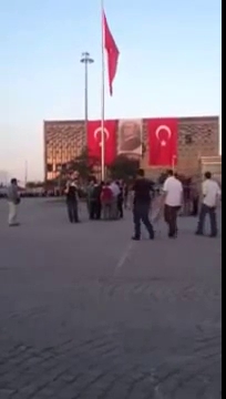 Taksim'de "Duran Adam"