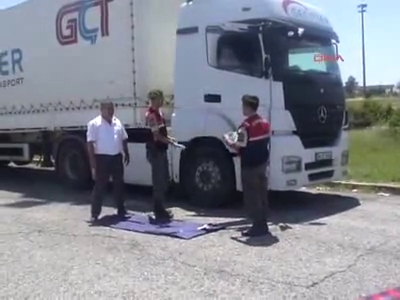 TIR sürücüsü çekicinin içinde ölü bulundu