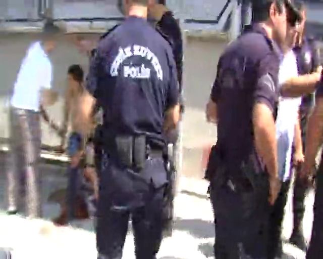 Adliye önünde bıçaklı kavga 3