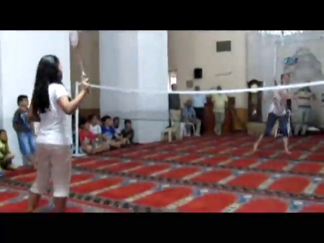 Camilerde Badminton eğitimi