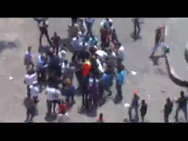 Tahrir'de patlama: 3 yaralı