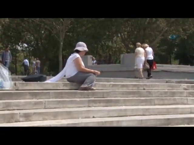 Gezi Parkı'nda dualı eylem