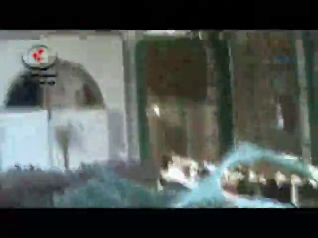Esed Ramazan'a cami bombalayarak başladı