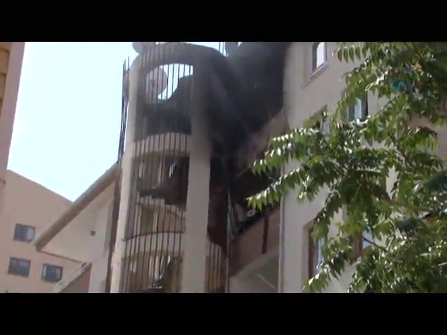 Buzdolabı bomba gibi patladı