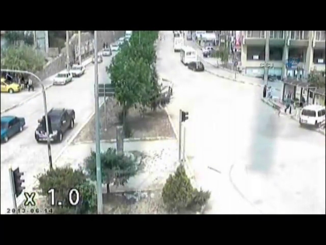 Otobüs durağına dalan otomobil MOBESE'ye takıldı