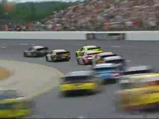 Nascar yarışına kazalar damga vurdu