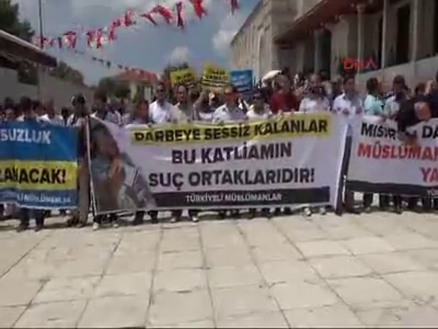 Fatih'te Mısır'a destek yürüyüşü