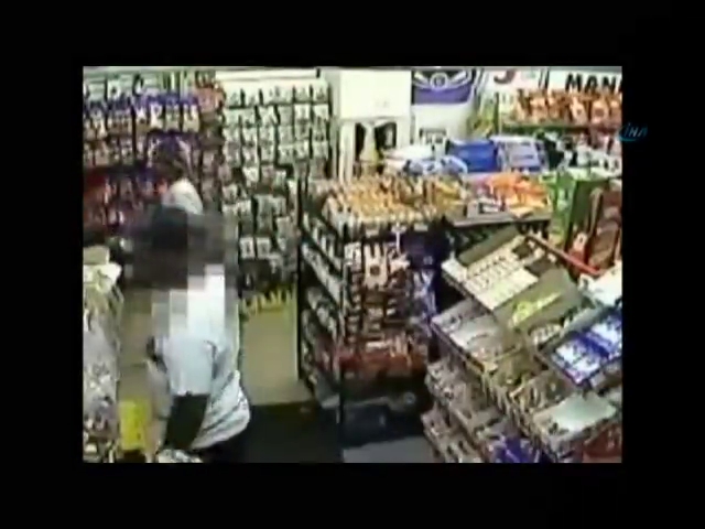 Topluca dükkan basıp soygun yaptılar