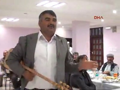 Karslı aşıklar, popçulara çattı