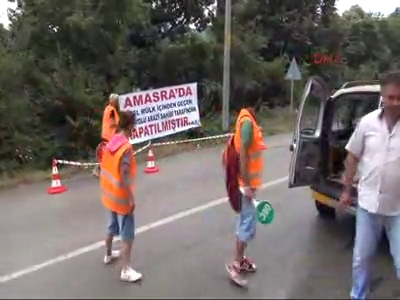 Tek başına yol kapattı