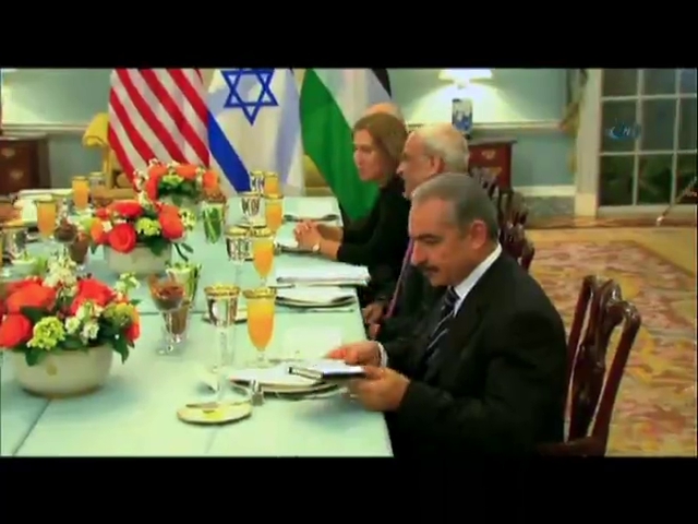 Kerry barış müzakerelerini iftarda başlattı