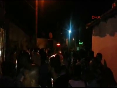 Elektrik kontağından çıkan yangın evi kül etti