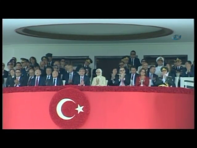Türk Yıldızları'nın gösterisi nefes kesti