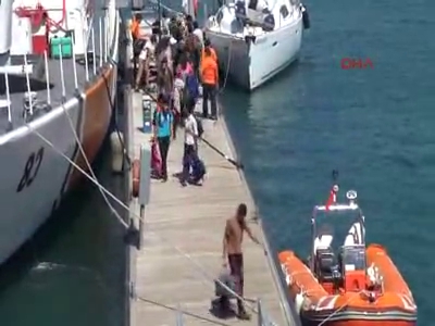 Tekneyle firar eden kaçak göçmenler yakalandı