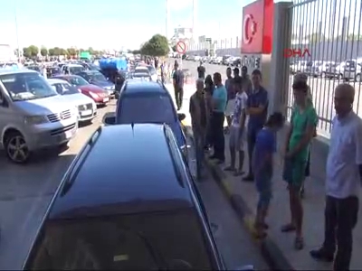 Türkiye'ye giriş çıkışlar durdu