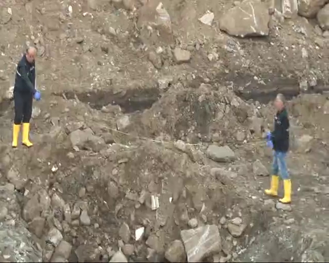 Oyun oynarken su dolu çukura düştü