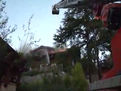 3 katlı ahşap villa alev alev yandı