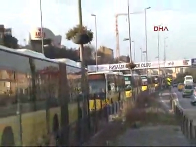 Metrobüs arızalandı yoğunluk yaşandı