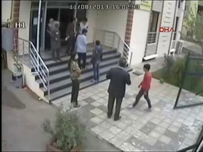 Okul müdürü ve hizmetli böyle bıçaklandı