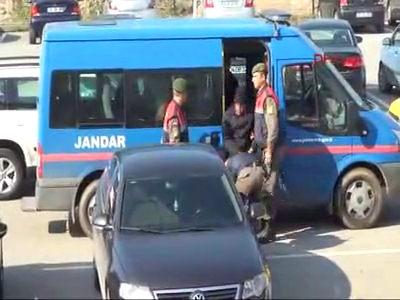 Bayramda el öpmeye gelmeyen oğlunu öldüren baba adliyede