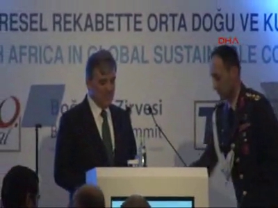 Gül'e prompter sürprizi