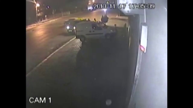 Öğrencileri tokatlayan gaspçı kamerada