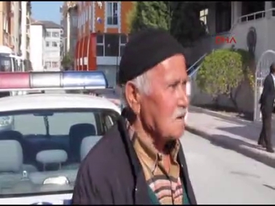 Cüzdanındaki parayı alıp yerine kağıt koydular