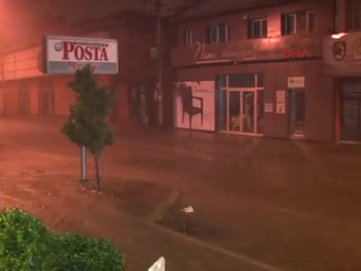 İzmir'de yağmur gece boyunca etkili oldu