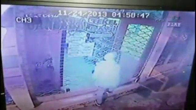 Bu hırsızlar esnafı canından bezdirdi