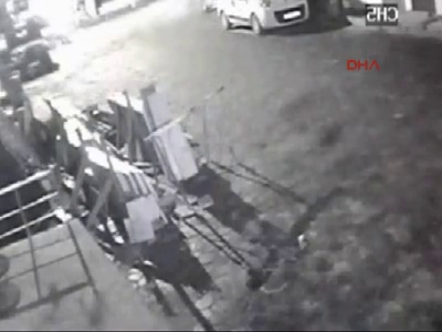 Biber gazı sıkan polise suç duyurusu