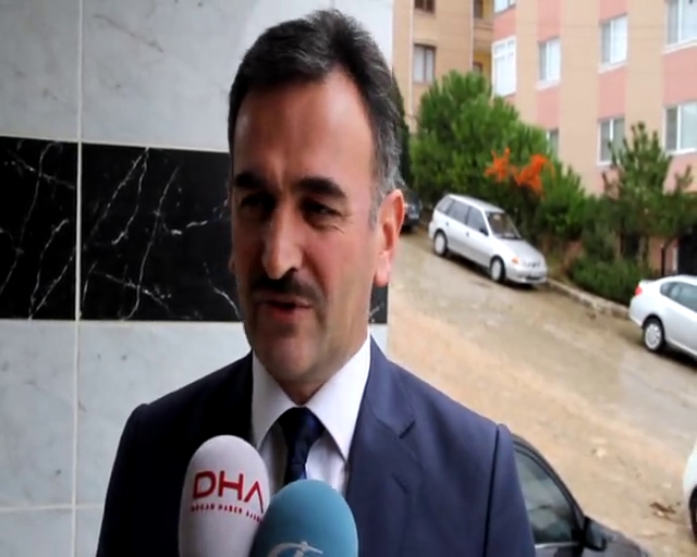 Gemlik'te mini eteğe zabıta sansürü