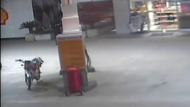 Pompalı tüfekli, bıçaklı soyguncular kamerada