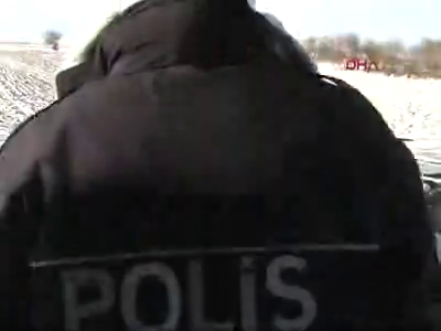 Buzlanma nedeniyle yolcu otobüsü devrildi
