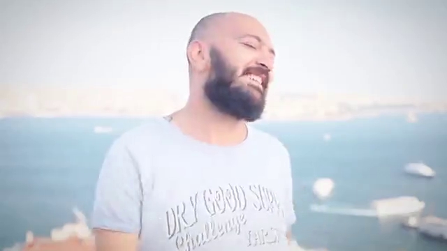Ünlü isimlerden anlamlı klip