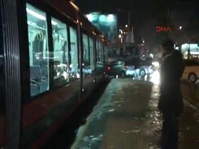 Bursa'da İpekböceğine araba çarptı