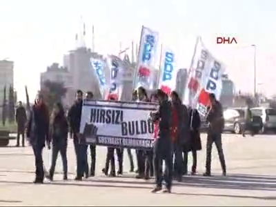Adliye önünde eylem