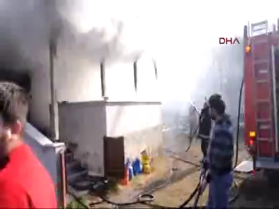 Evde patlayan televizyon yangın çıkarttı