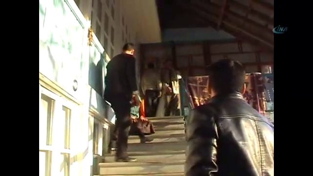 Evdeki eşyalar kendiliğinden yanıyor