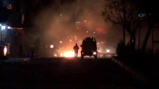 İzinsiz gösteriye polis müdahalesi