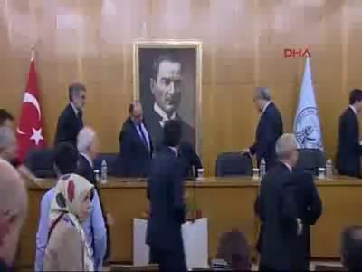 Başbakan'ın mikrofonu açık kalınca...