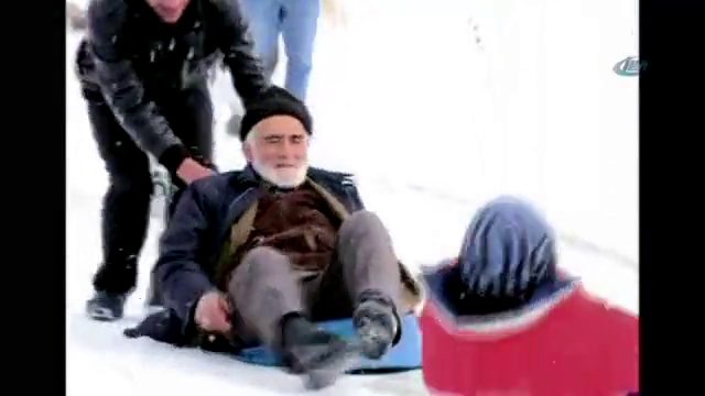 İhtiyar delikanlıları hiç böyle görmediniz