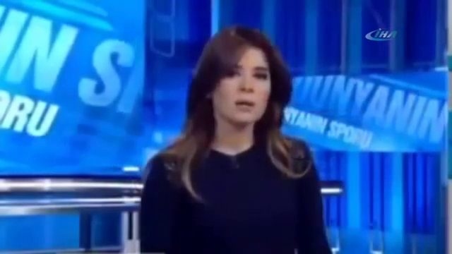 Ünlü spiker canlı yayında gözyaşlarına boğuldu