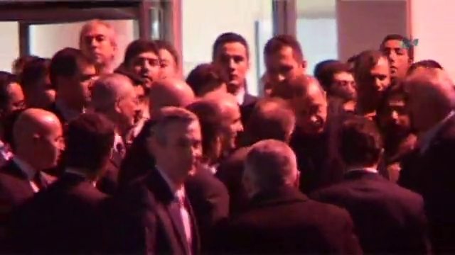 Öğretmenlere müjdeyi kendi elleriyle verdi